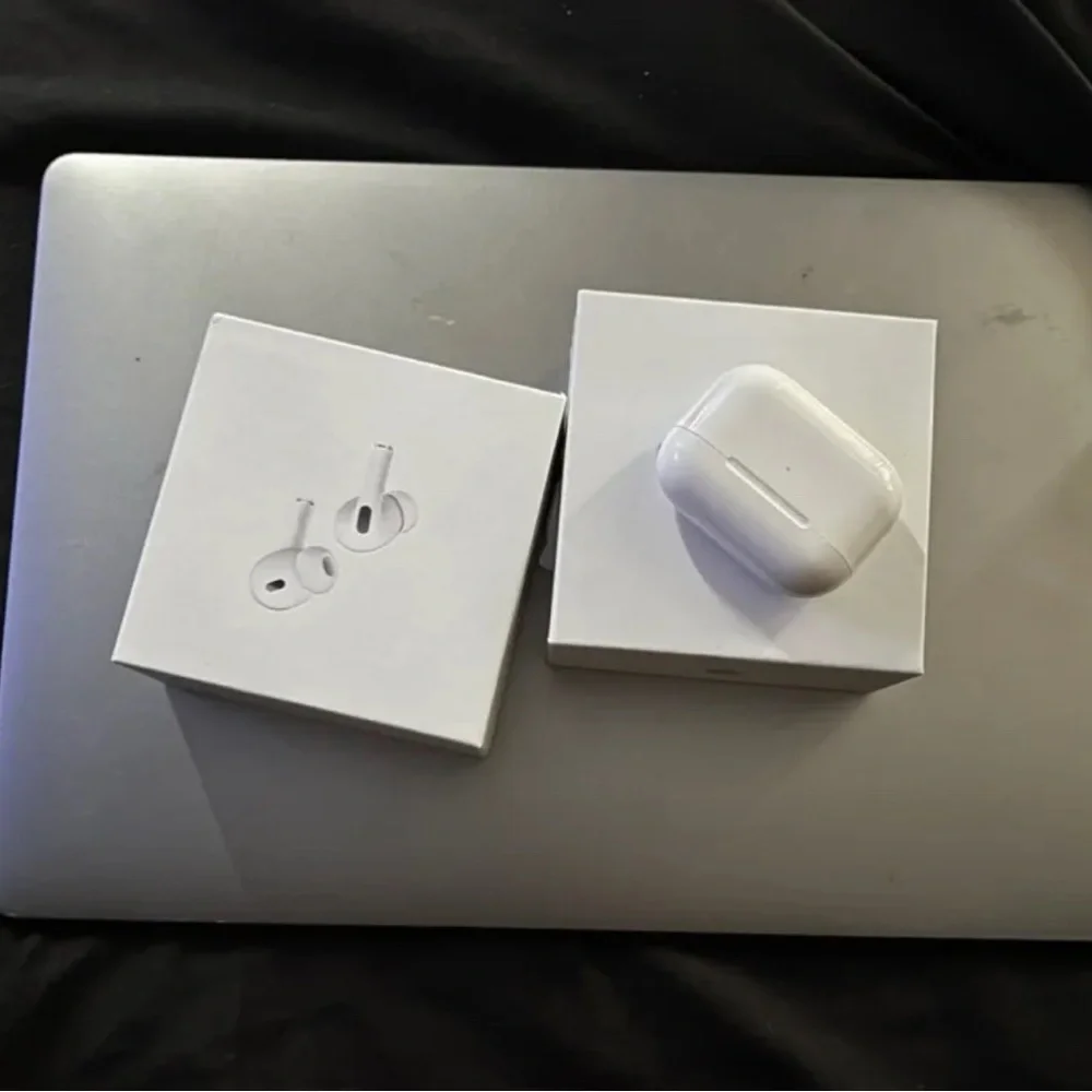 Wireless Earbuds with Charging Case - White